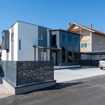 Hazam Apartmani Sanski Most Exterior foto