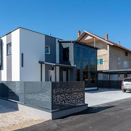 Hazam Apartmani Sanski Most Exterior foto