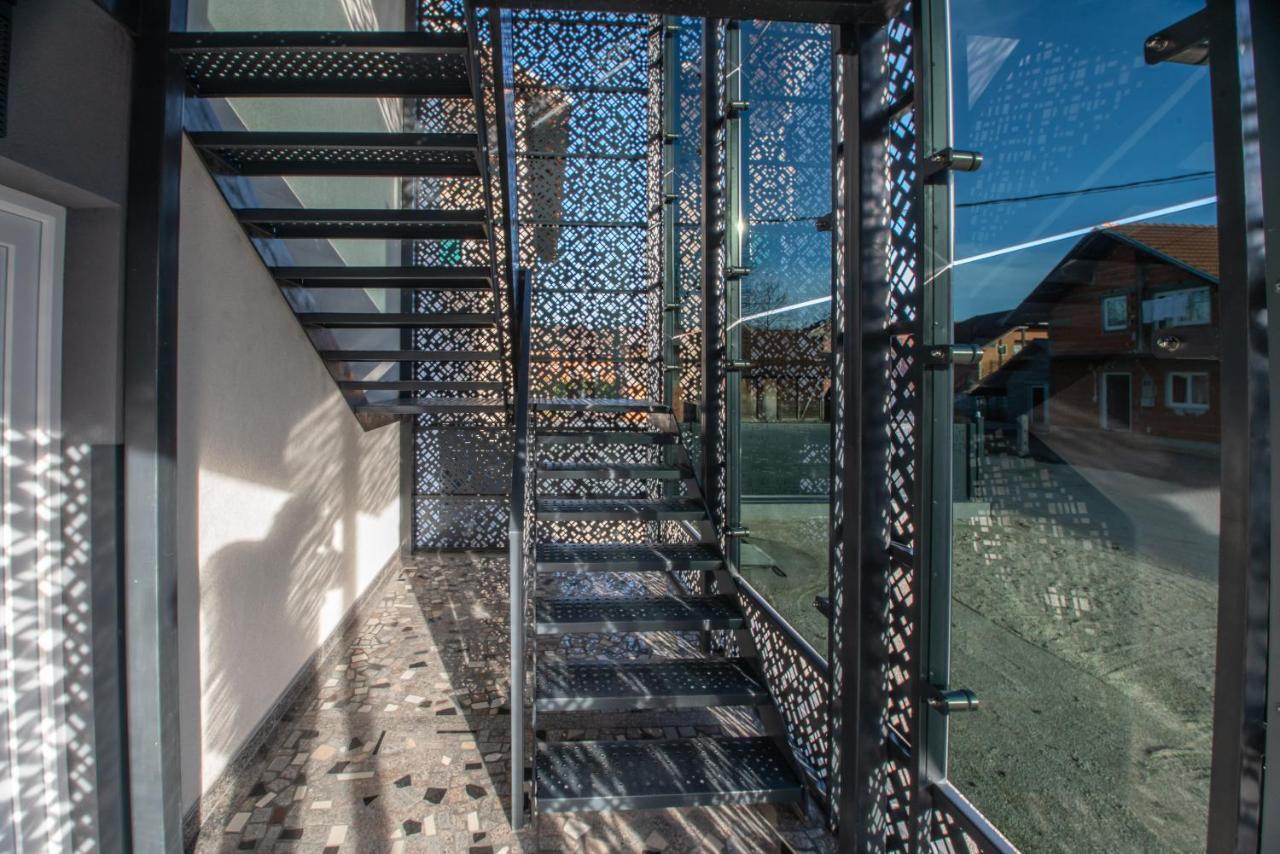 Hazam Apartmani Sanski Most Exterior foto